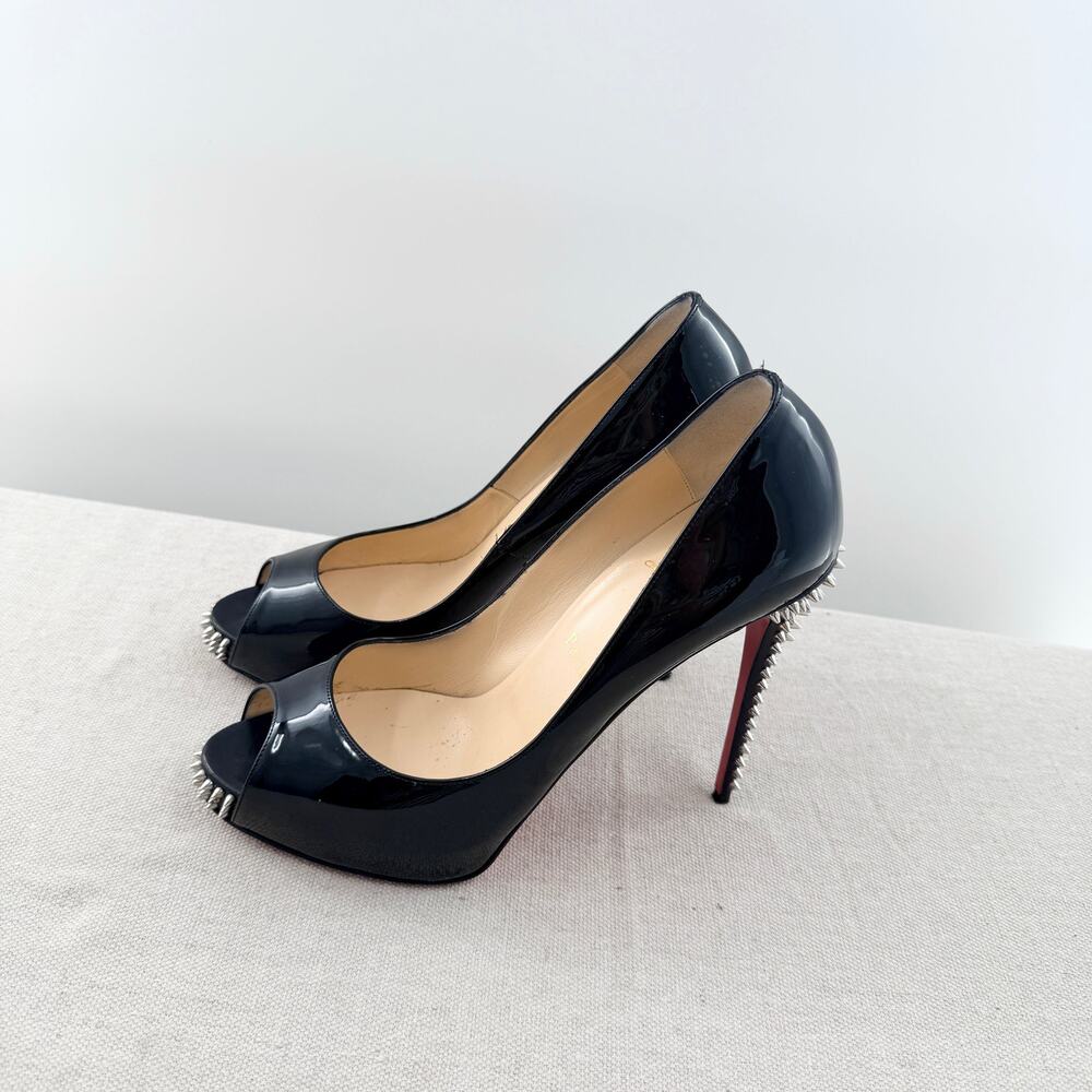 Christian Louboutin Very Prive Spikes 120 Patent Leather Peep Toe Pumps Black 40
